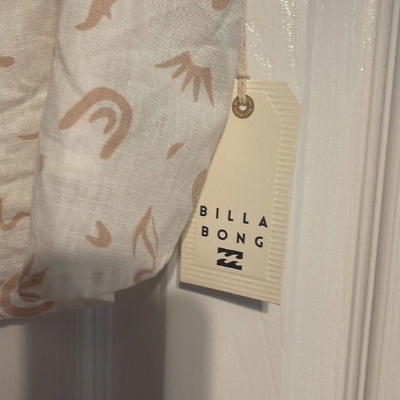 NWT Billabong white crop top with adjustable straps size XS - Picture 3 of 11